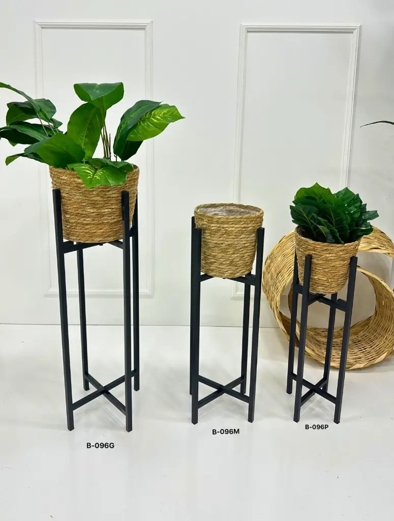 set de macetas en mimbre soporte metalico REF (2).webp