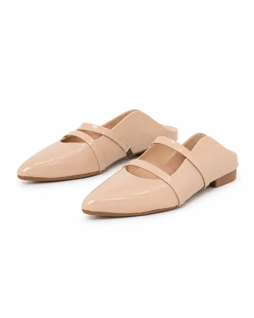 Mules nude de charol minimalistas.webp
