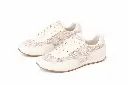 Zapatillas crema con detalles de encaje.webp