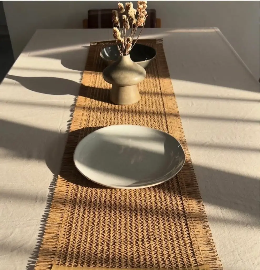 Camino de mesa A-373 (4).webp