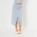 Falda midi con cruce frontal  azul claro (4254222)
