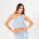 Blusa de un solo hombro,con bordado floral azul claro (4254221)
