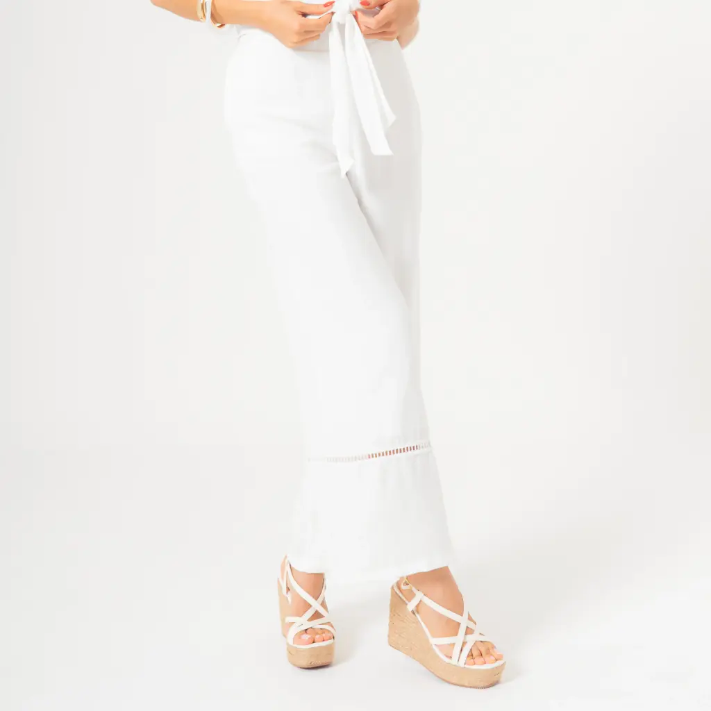 Pantalòn bota ancha, con bordado crema (4296450)