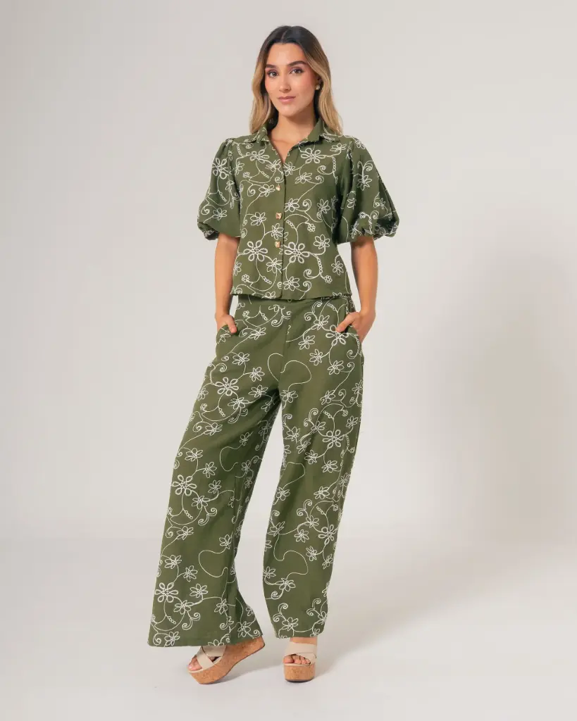 Blusa con cuello camisero y mangas tipo goblo verde oliva (4296431)