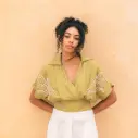 Blusa Cruzada con Detalles Bordados verde pistacho (4254219)