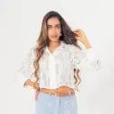 Blusa Camisera con encaje Floral crema (4296448)