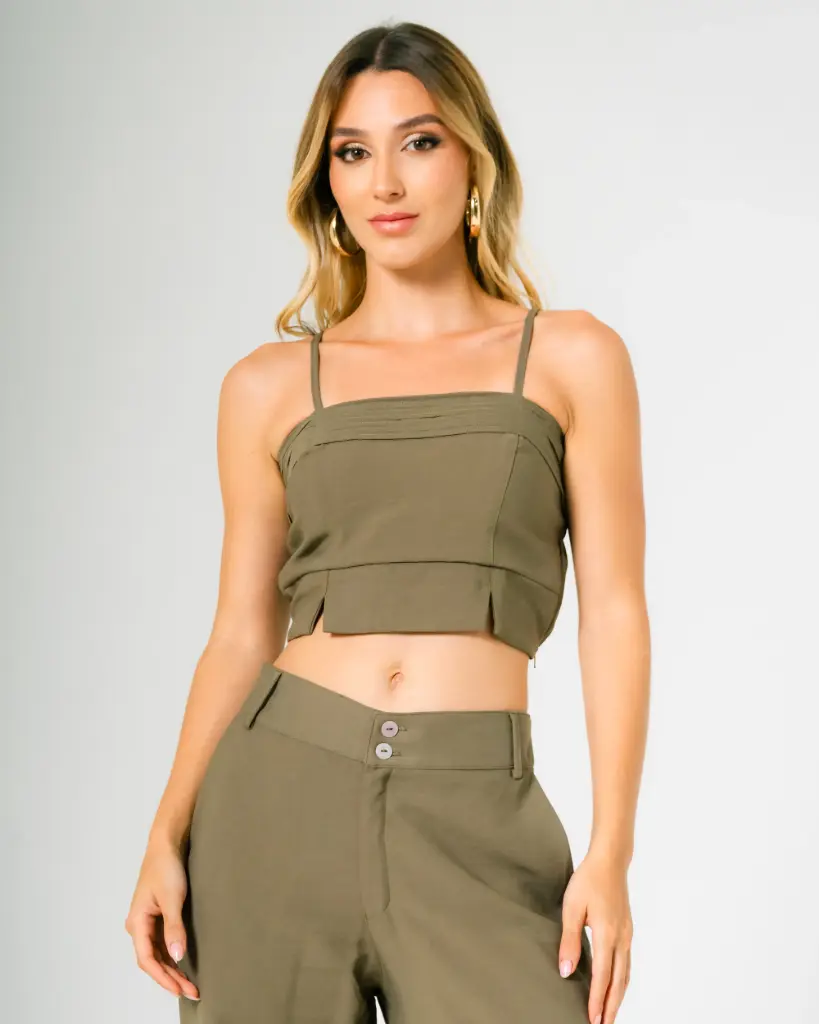 Blusa Crop con Tirantes Delgados verde  (11710277)