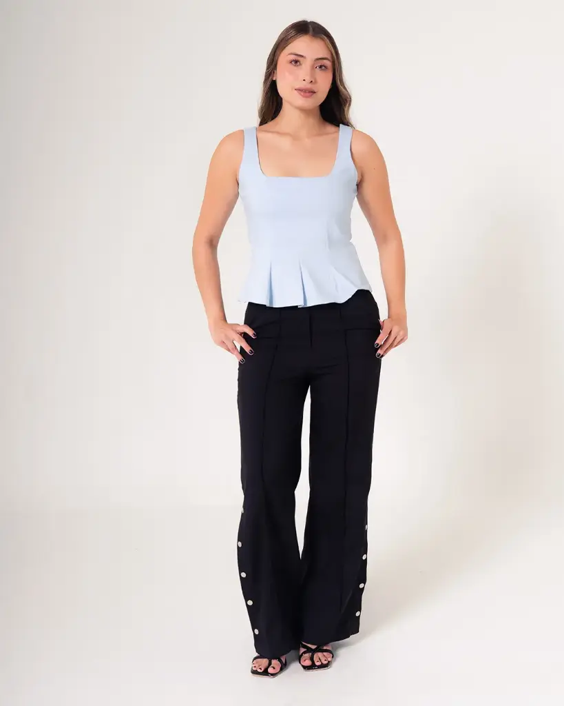 Pantalón recto botones en costado negro