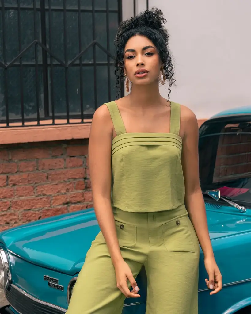 Blusa de tiras con alforza tipo prense delantero verde pistacho (B-125)
