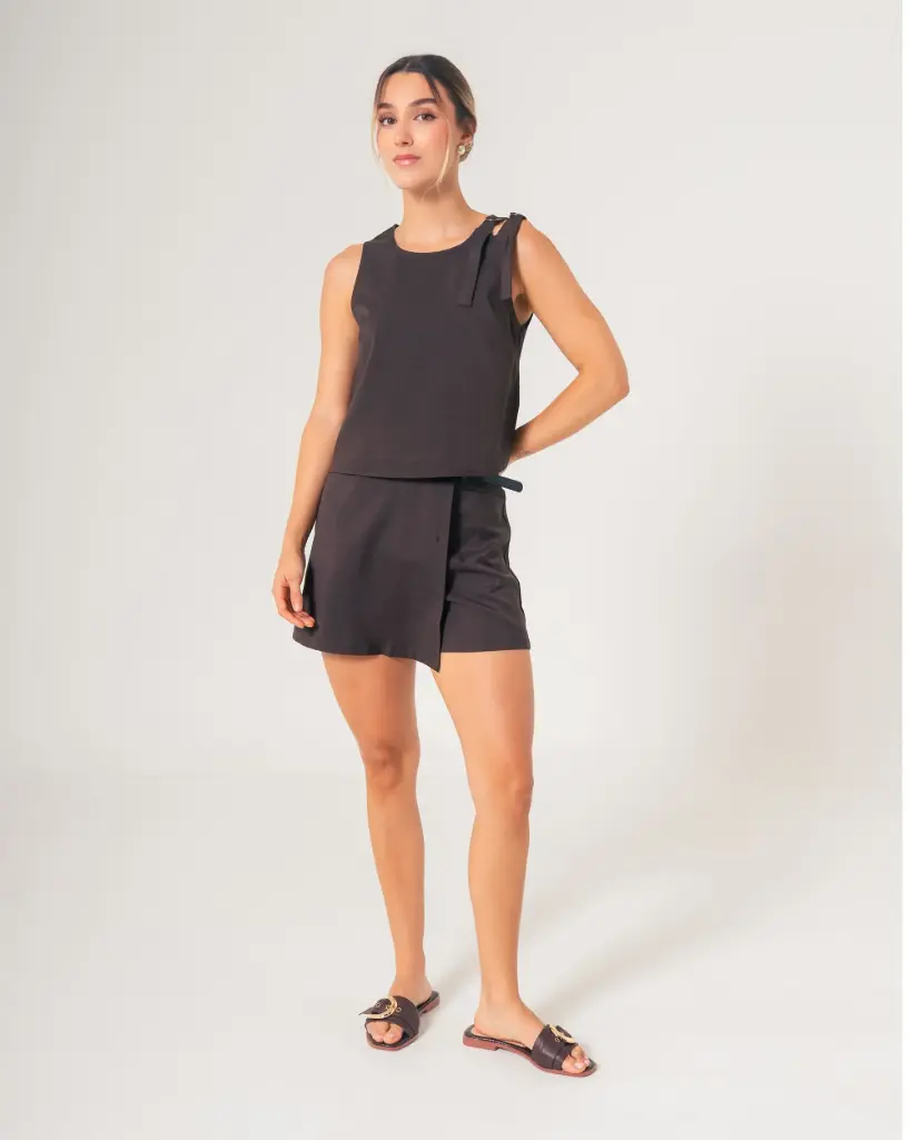 Blusa sisa tira pasador café
