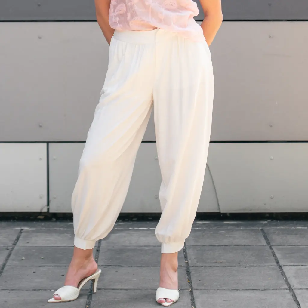 Pantalón tipo aladin tiro alto y bota ajustada beige (S11653)