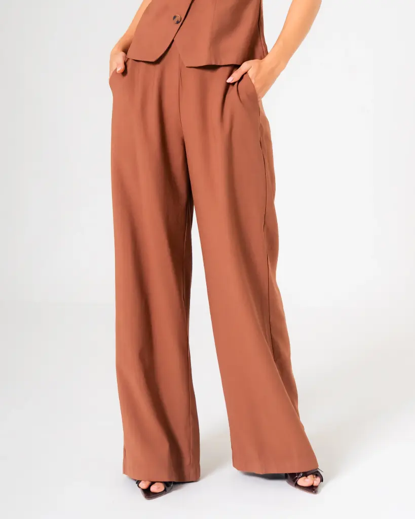 Pantalón de corte recto, diseño fluido y cintura cómoda (CM008)