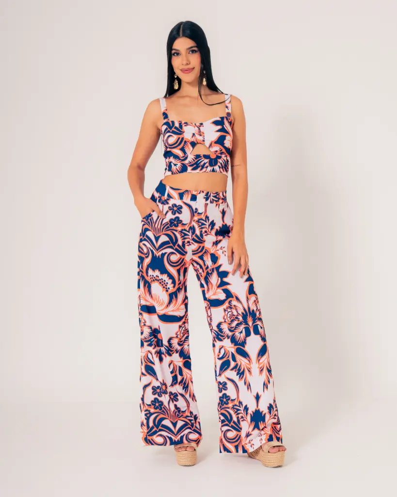 Crop top con prenses delanteros y tira (B-143)