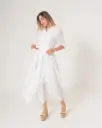Vestido calado con cinturón blanco 