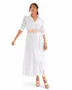 Vestido calado con cinturón blanco 