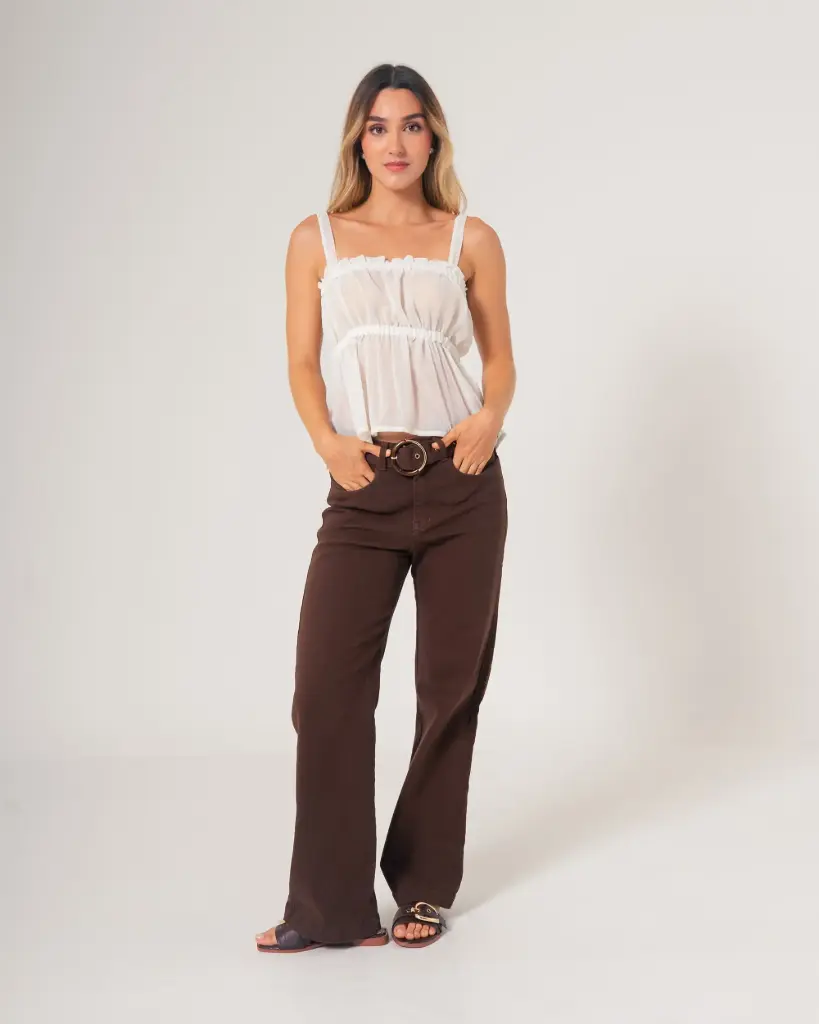 Jean bota recta con correa en denim y hebilla redoonda CAFÉ (DA433BR)