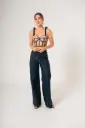 Jeans semi cargo en tela tipo cuerina NEGRO (J043)