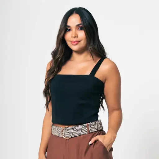 Crop top escote recto.