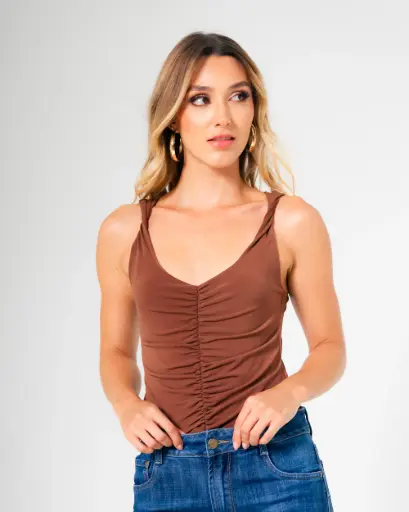 Body con drapeado frontal y escote en v chocolate (S11787)