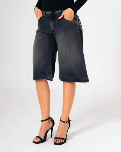 Short Tipo Bermuda Efecto Desgaste gris oscuro (1849)